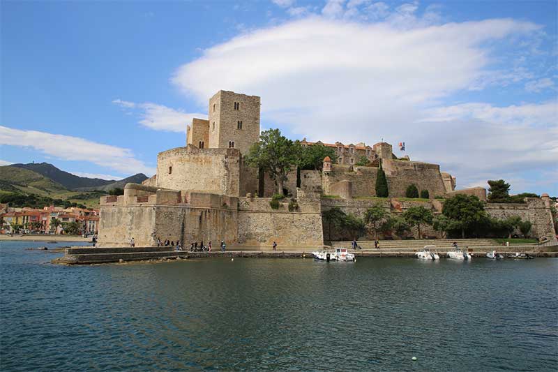 Le Chateau Royal est idéalement situe dans le centre ville de Collioure