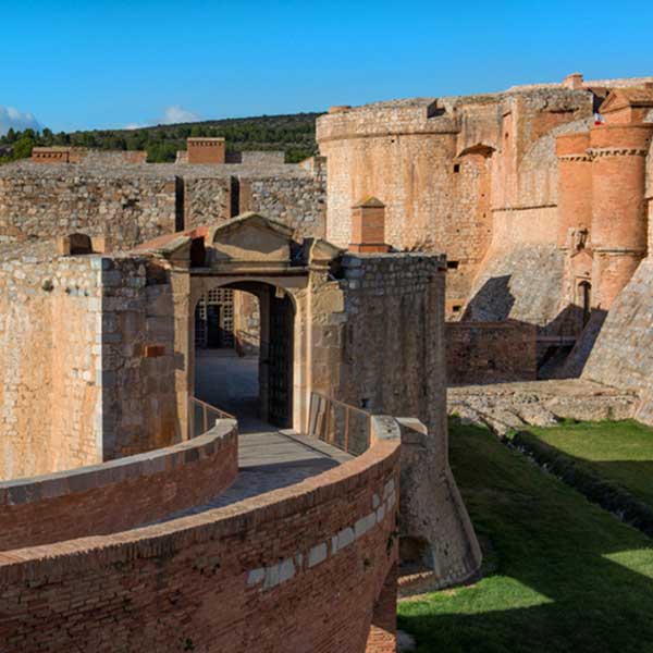 forteresse-de-salses-chateau-maison-de-parrain